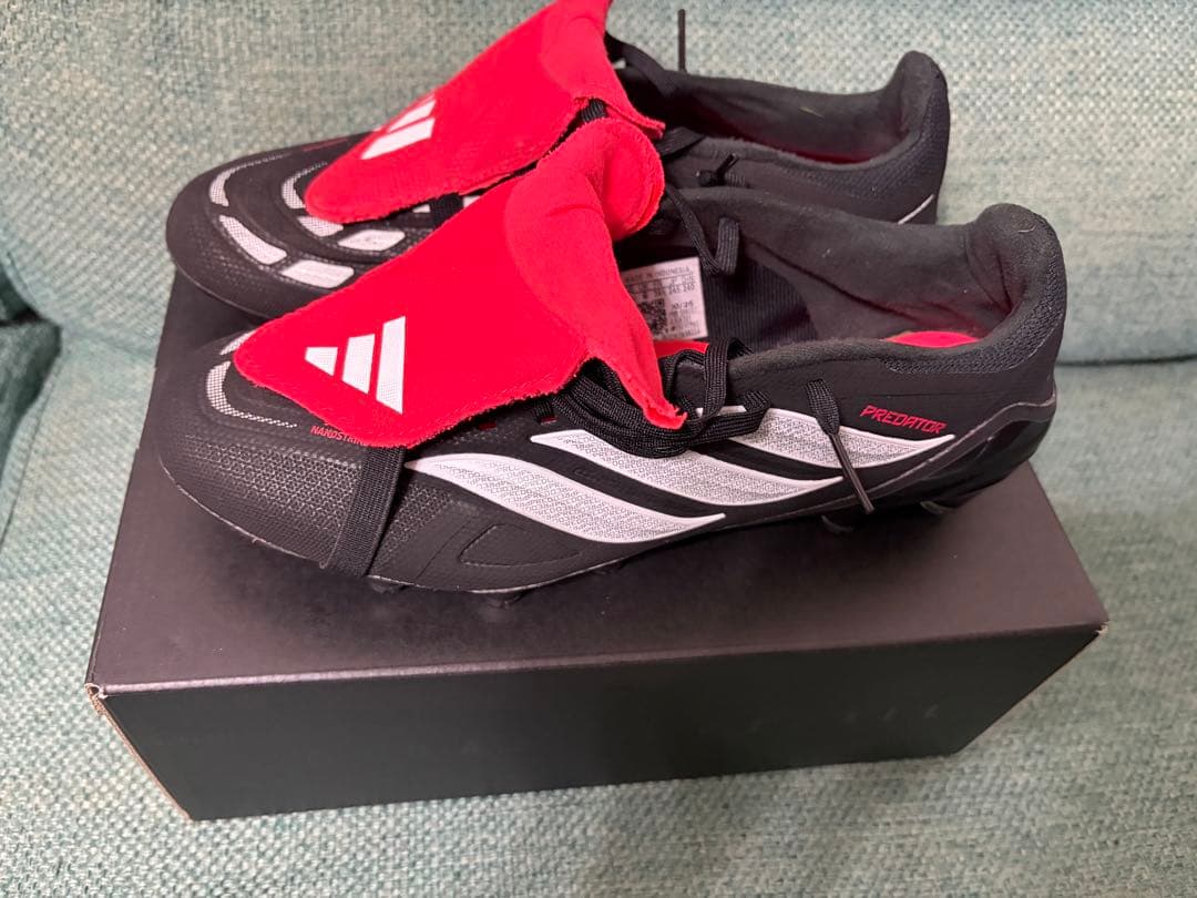 adidas Predator サッカースパイク