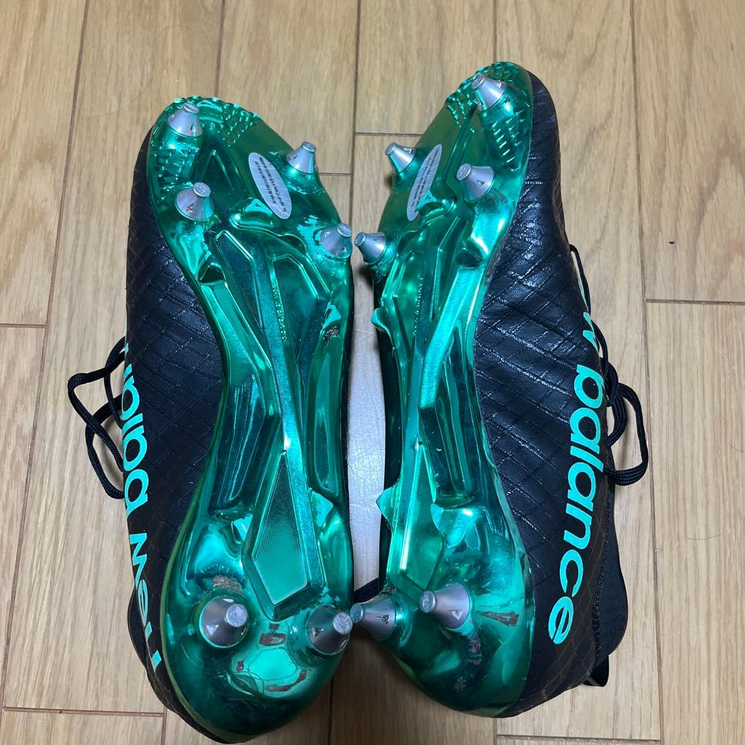 New Balance Kinetic Strike サッカーシューズ