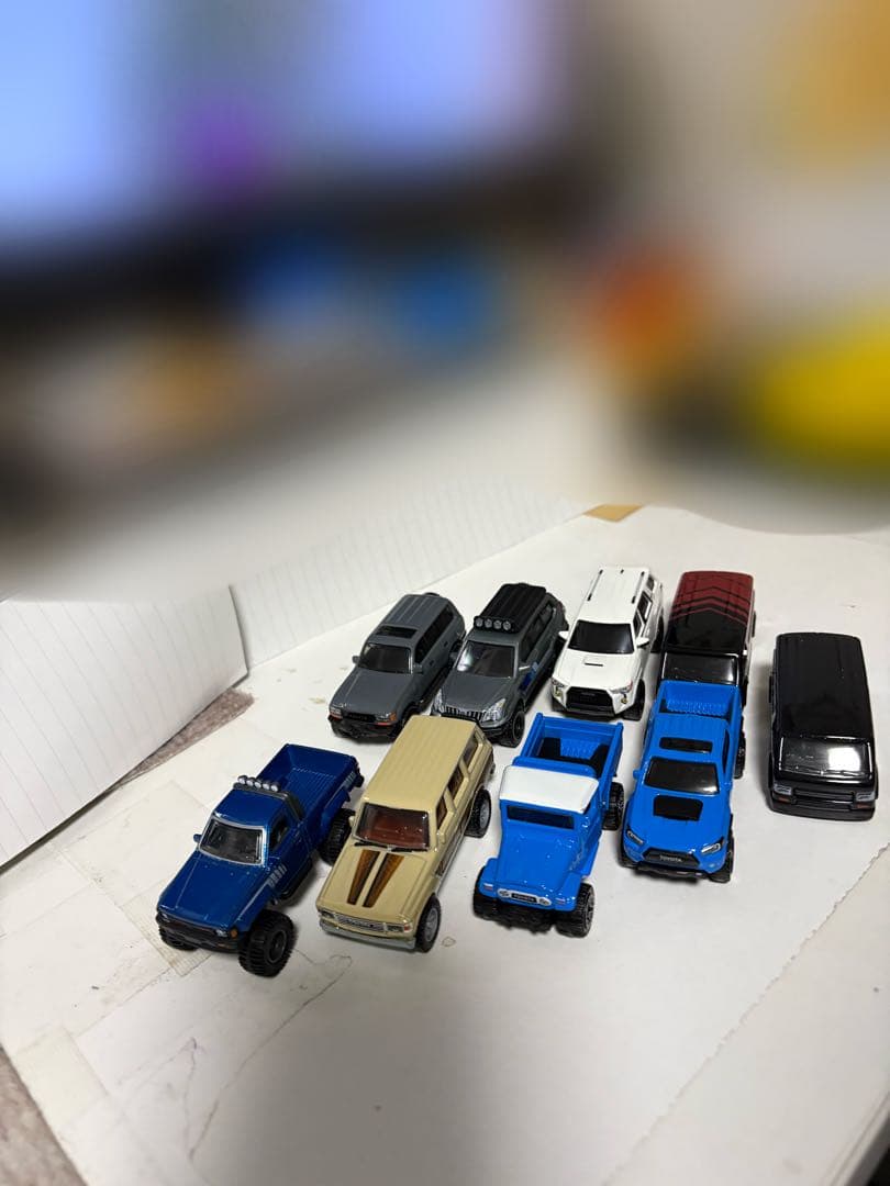 ホットウィールミニカー　トヨタ 4x4+バン　9台セット品&おまけ 新型ランクル