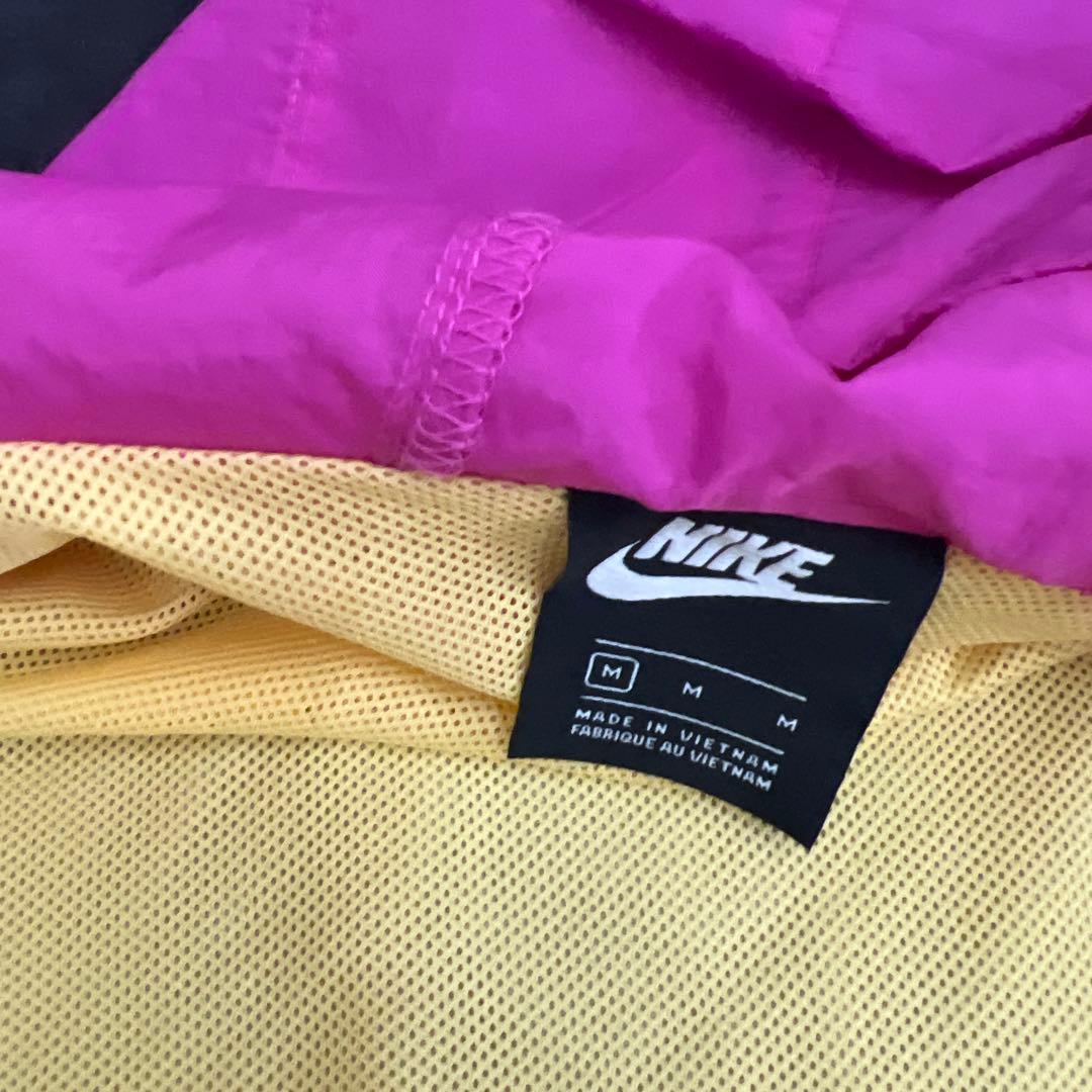 Nike ウィンドブレーカーとショートパンツ セット