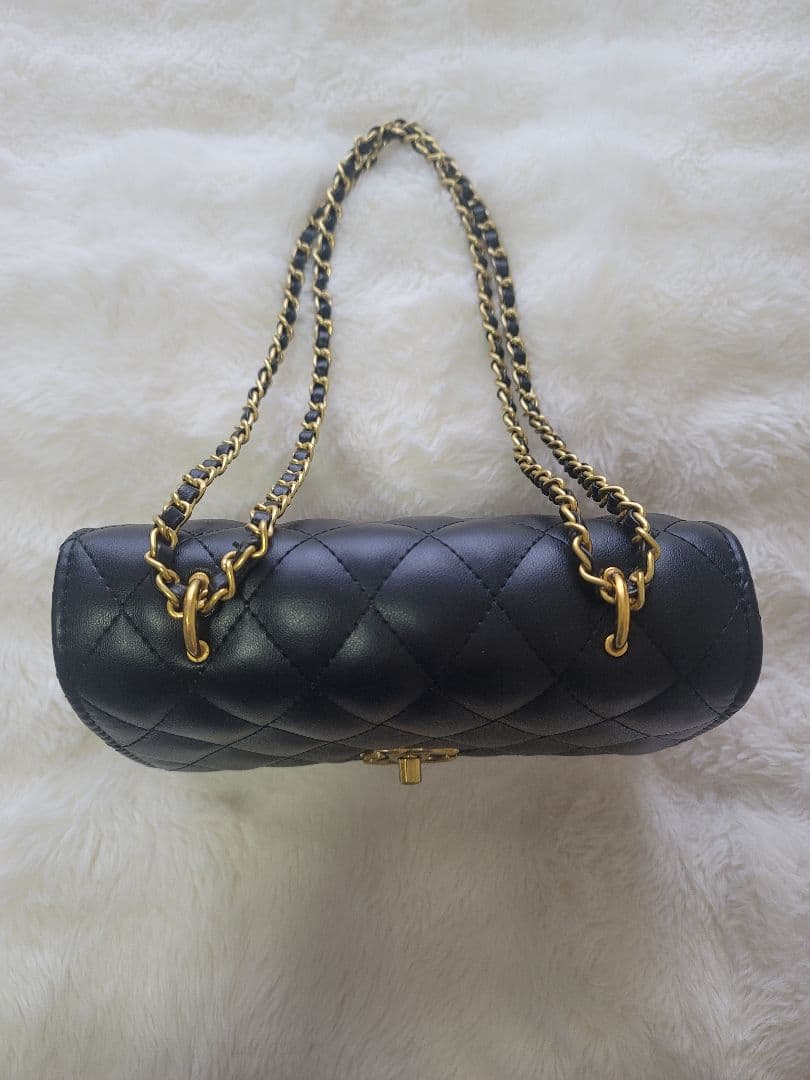 ノベルティ CHANEL ブラック レザー ショルダーバッグ ゴールド