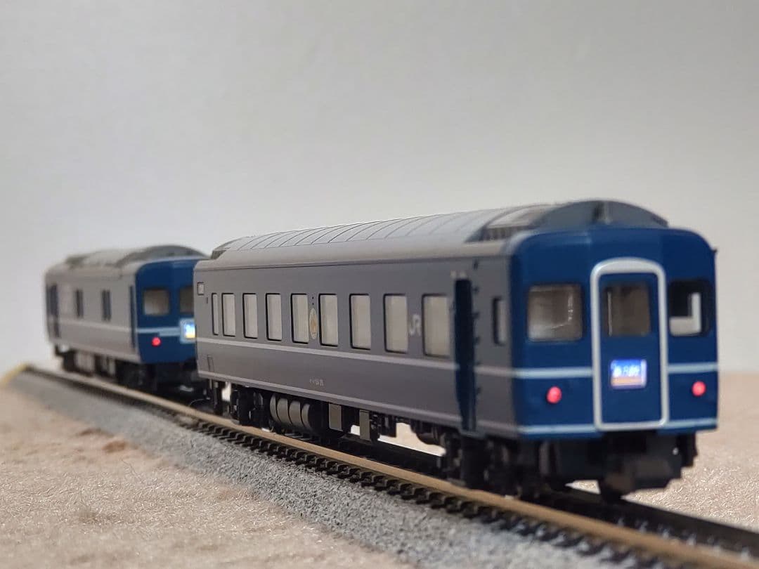 KATO 10-822/823　24系寝台特急 あけぼの9両編成