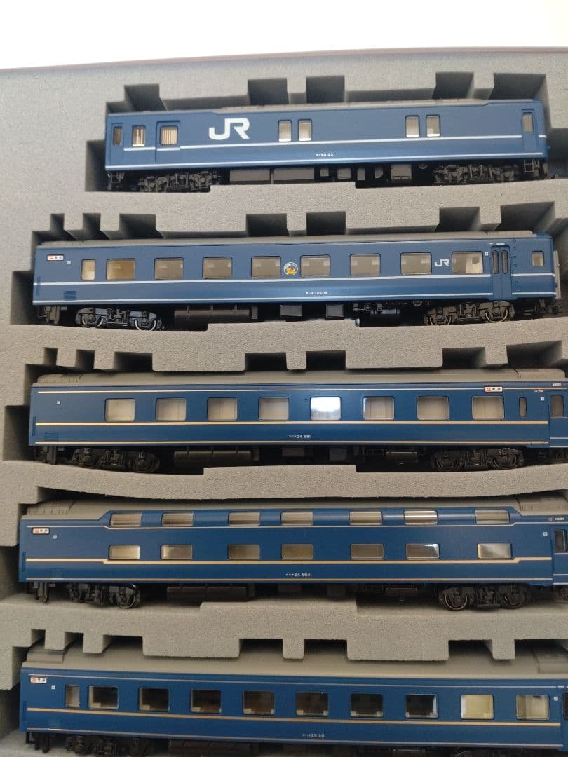 KATO 10-822/823　24系寝台特急 あけぼの9両編成