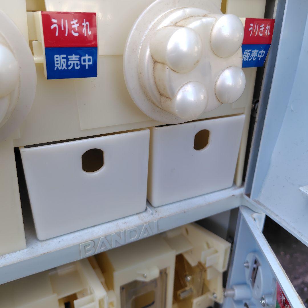 バンダイ　カードダス本体　4面タイプ 未改造品　鍵2つ付き　自動販売機