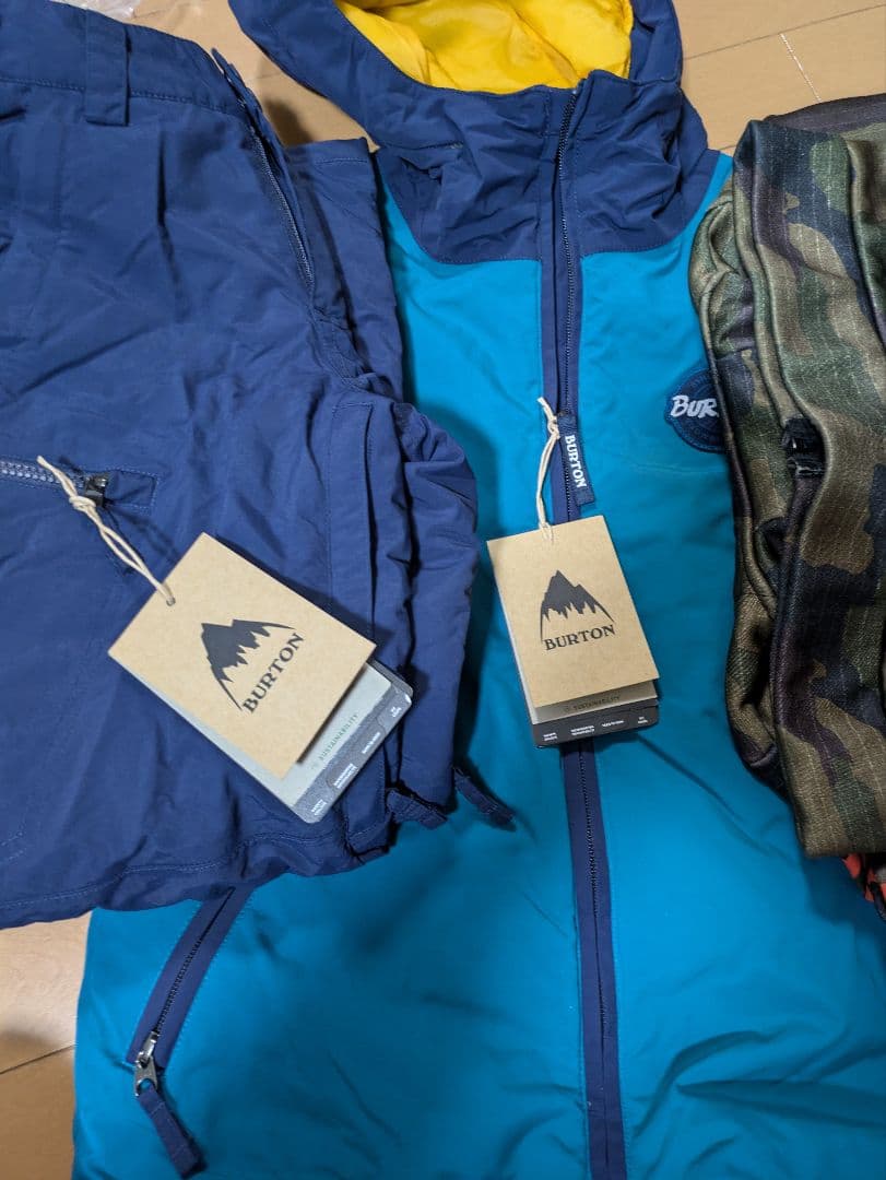Burton 子ども用スノーボードジャケット