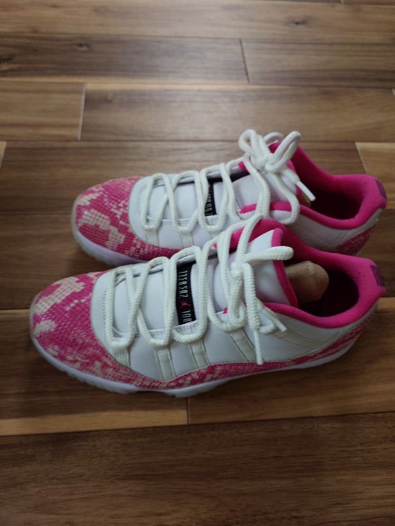 Air Jordan 11 Retro Low ホワイト/ピンク
