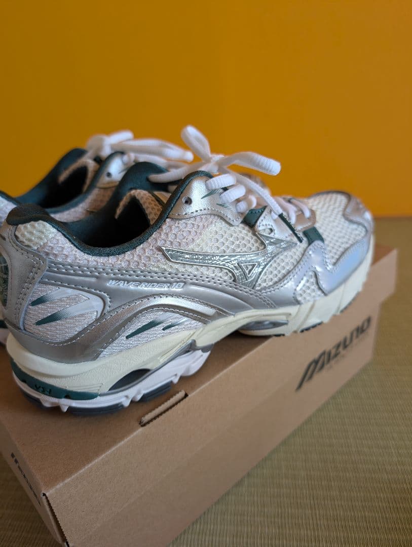 Mizuno スニーカー 3890 24.5cm ホワイト/グリーン