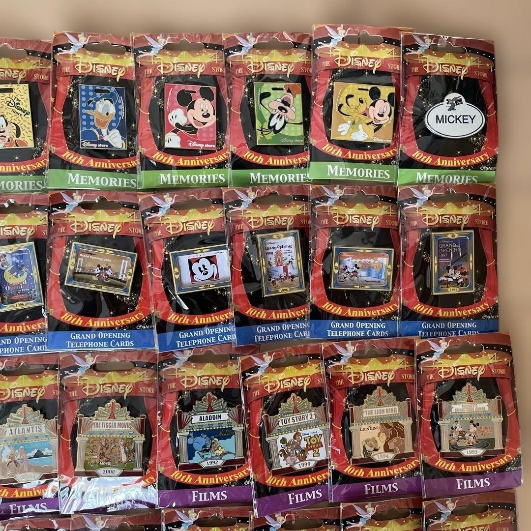 ディズニーストア　10周年　ピンバッジ　セット