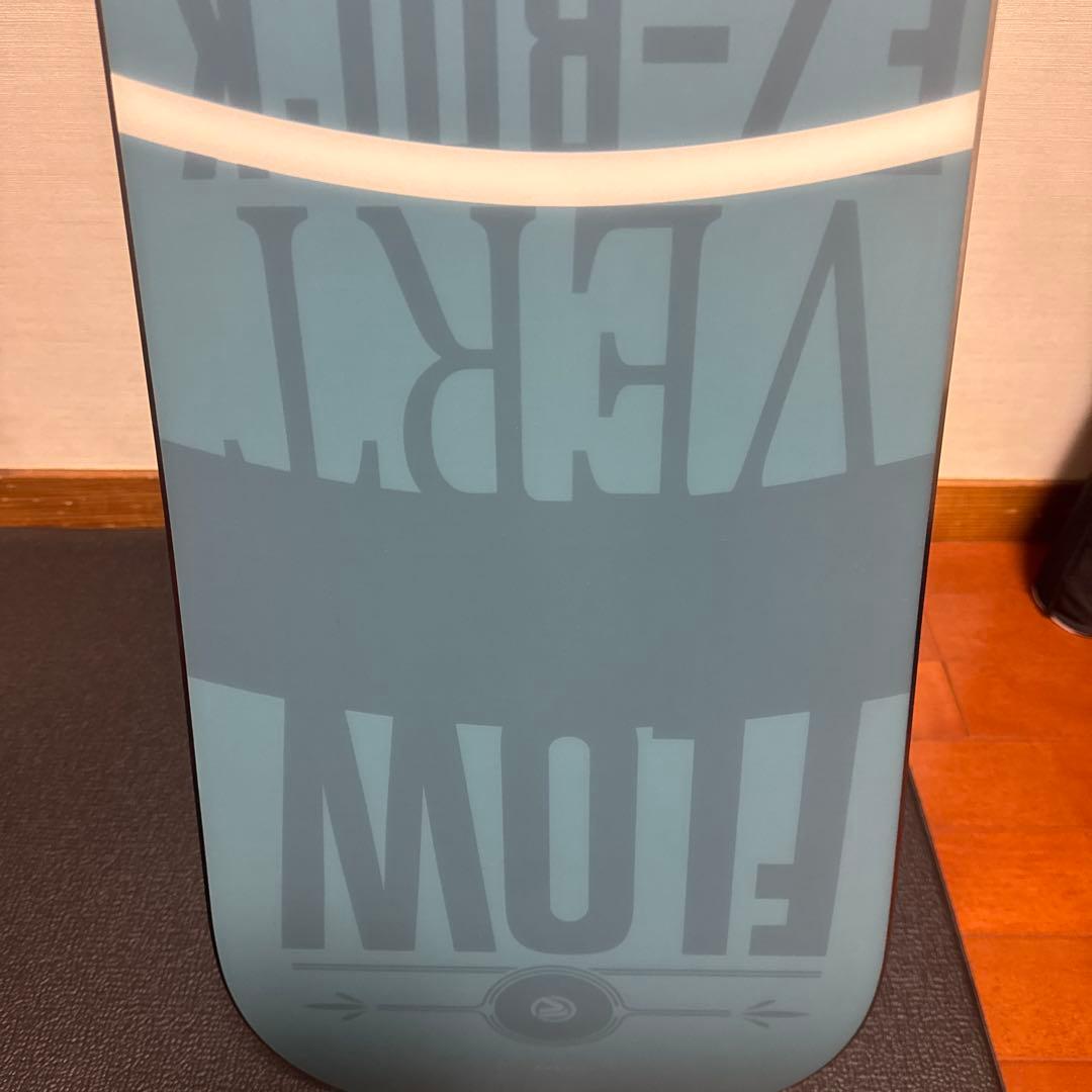 新品⭐︎ FLOW フロウ　スノーボード板
