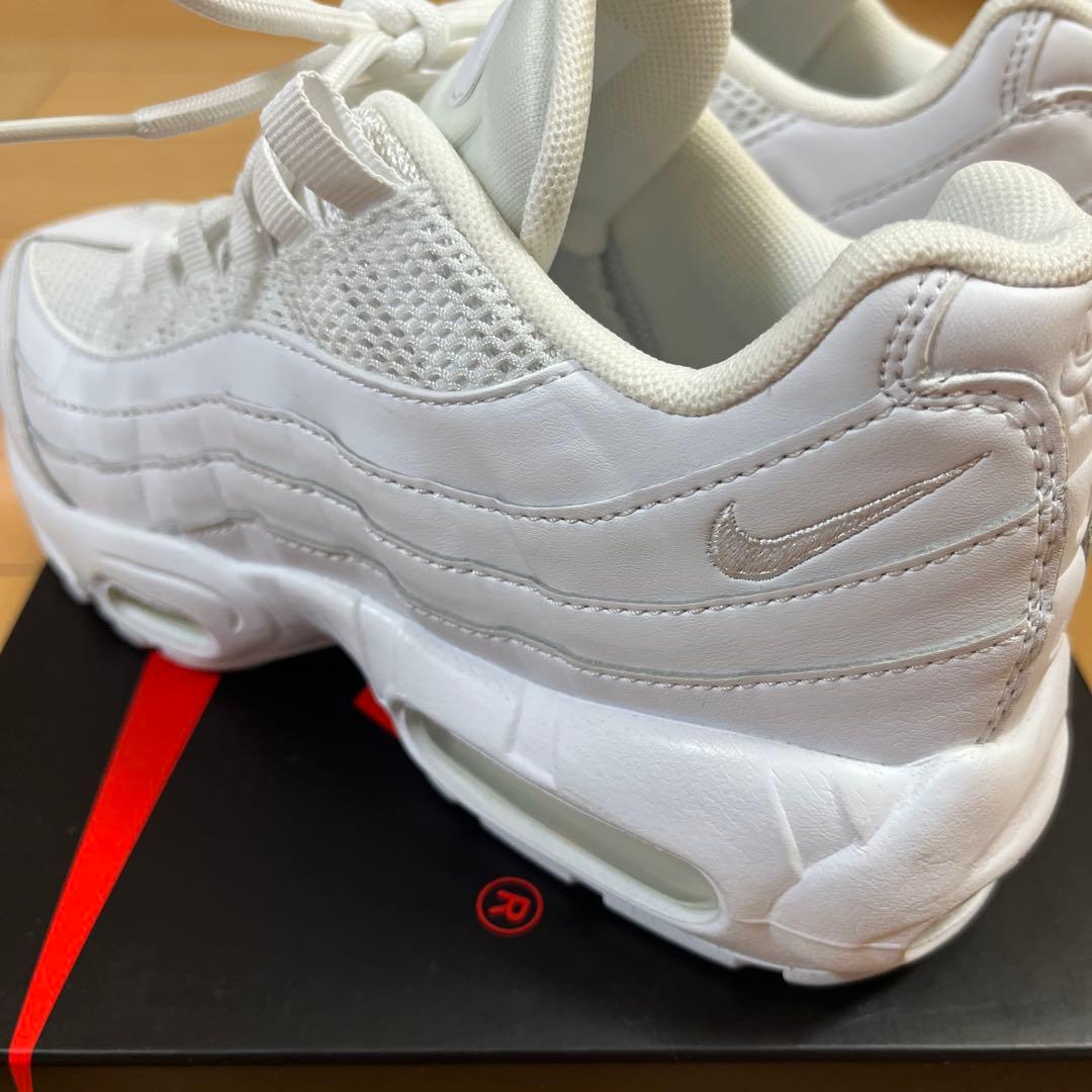 Nike Air Max 95 ホワイトシューズ 24cmDH8015-100。