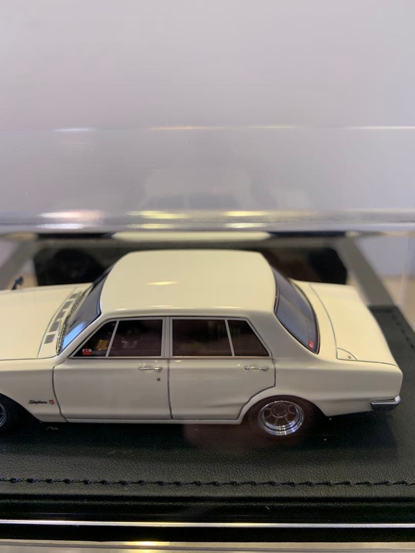 イグニッションモデル　1/43 スカイライン　GT-R PGC10 ホワイト