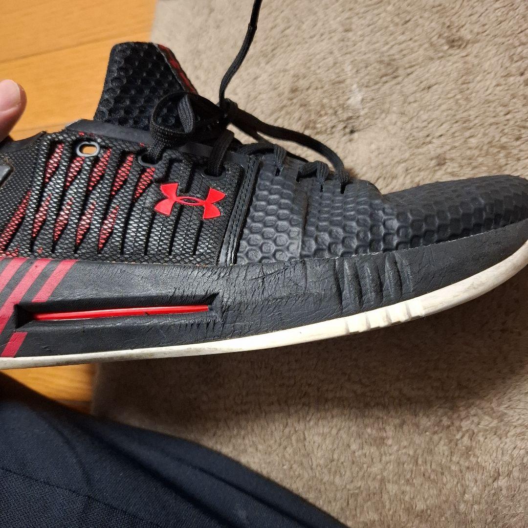 UNDER ARMOUR バッシュ29センチ ブラック/レッド