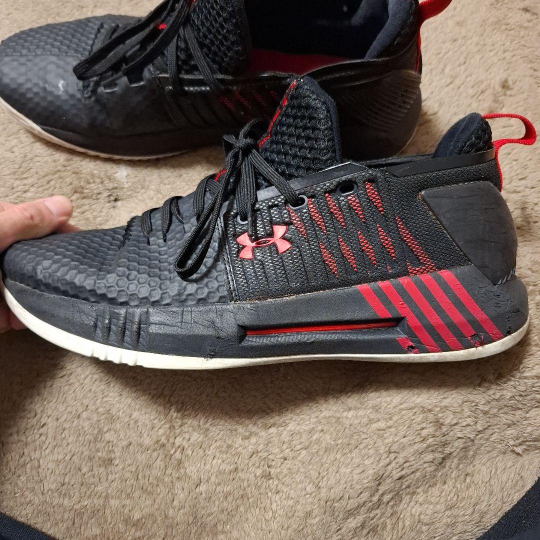 UNDER ARMOUR バッシュ29センチ ブラック/レッド
