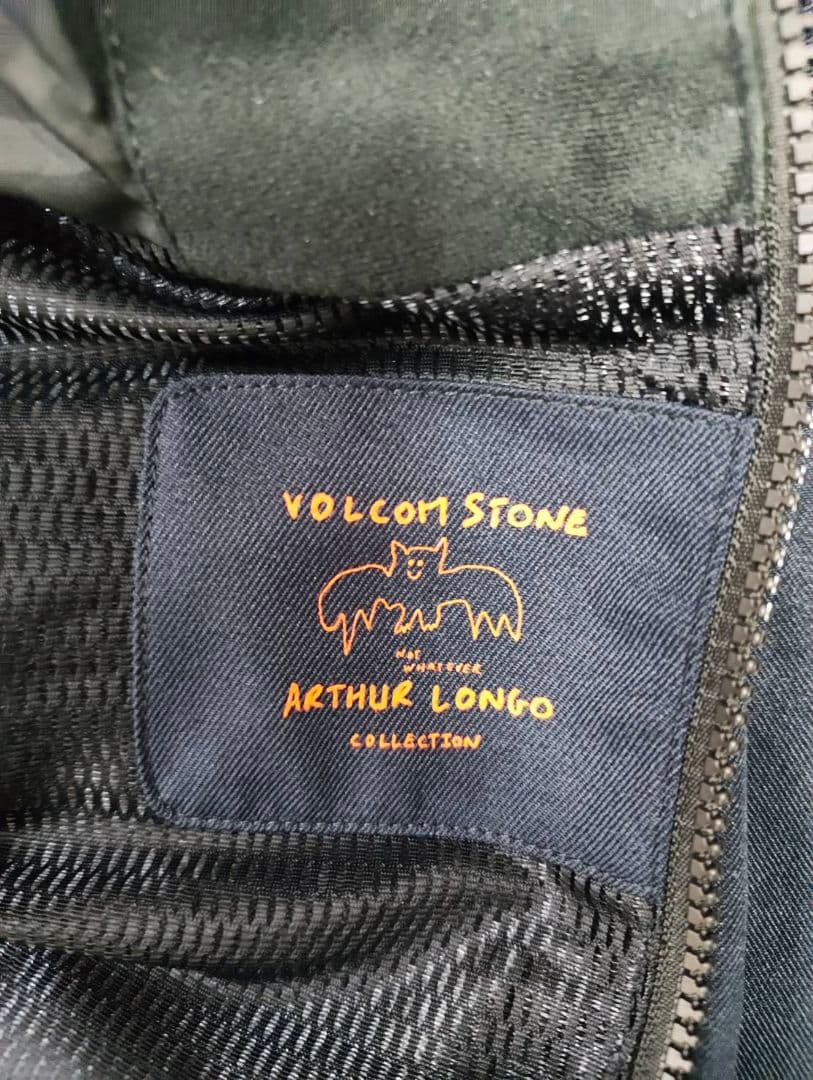 【新品未使用】VOLCOM ウェアー XXL ネイビー