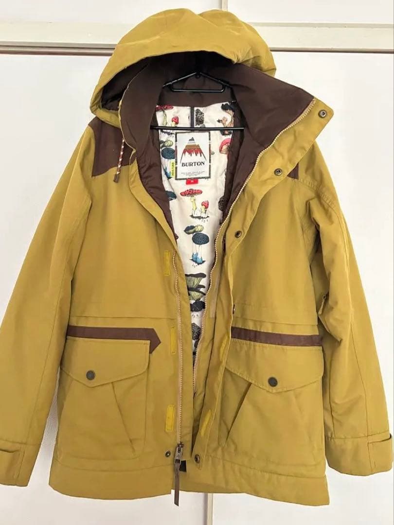 BURTON スノーボードウェア　Mサイズ　イエロー
