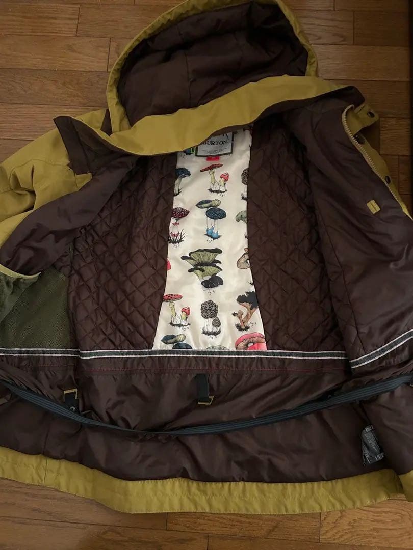 BURTON スノーボードウェア　Mサイズ　イエロー