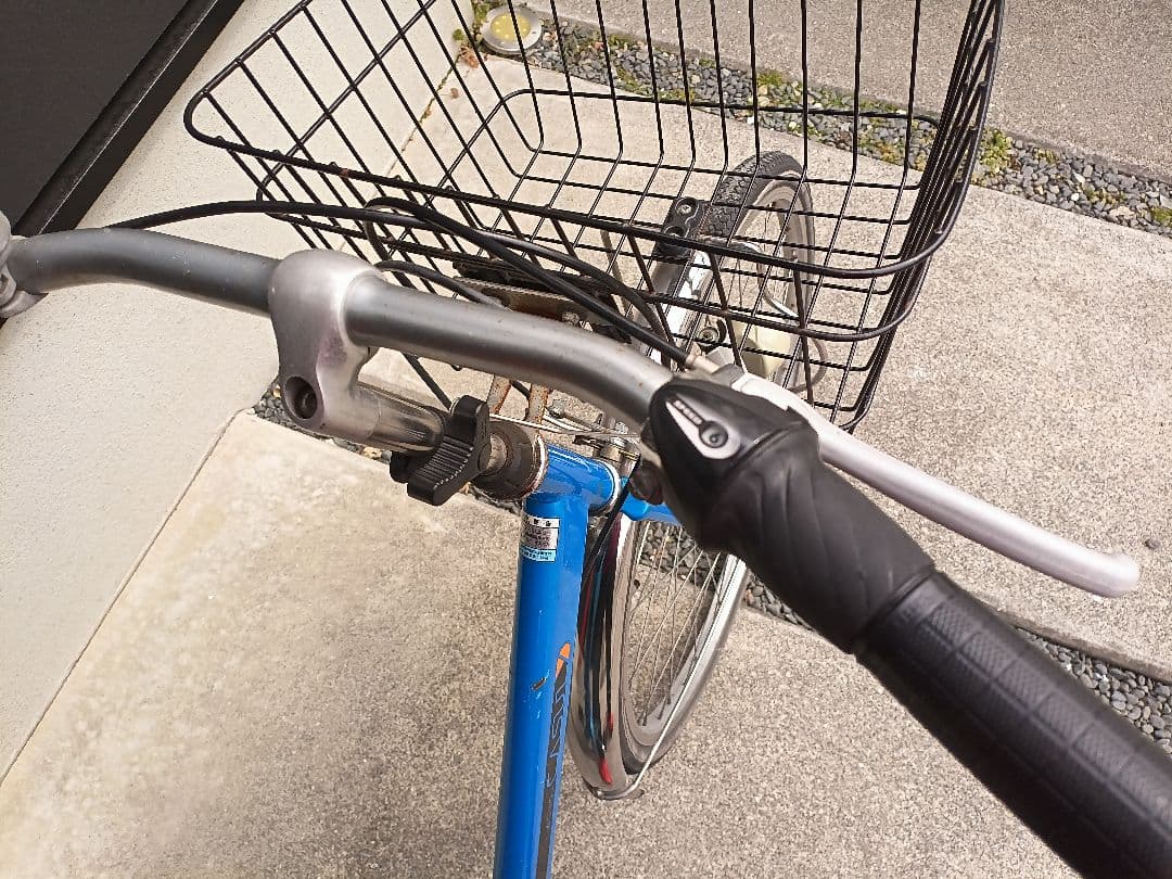 【最終値下げ】青 自転車　通学用　通勤用 前カゴ付き　6段変速