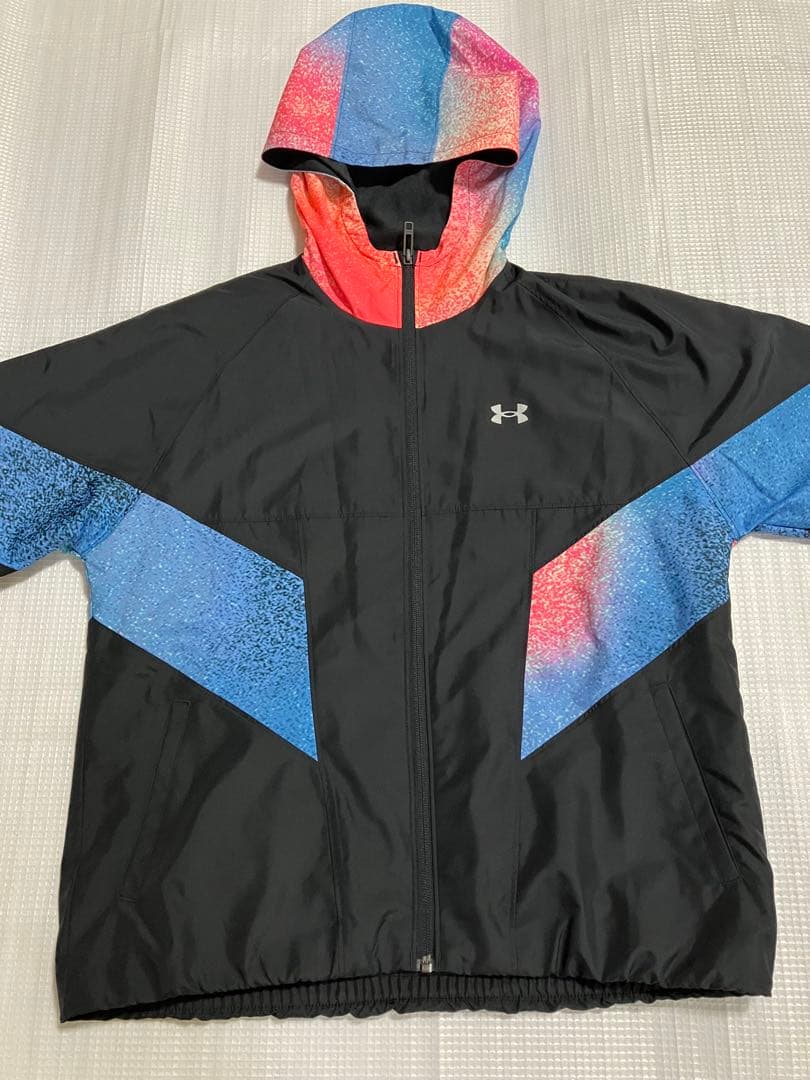 専用 アンダーアーマーUnderArmour ウィンドブレーカー