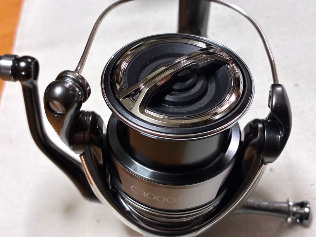 【極美品】シマノ リール24ツインパワーC3000MHG【カスタム品】