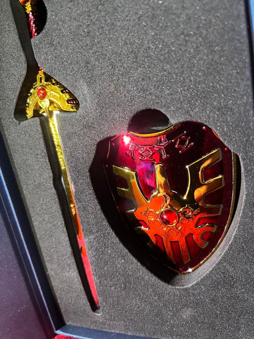 ⚠️専用出品　メタリックアイテムズギャラリー　リペイント　ロトの剣、盾　赤ver.