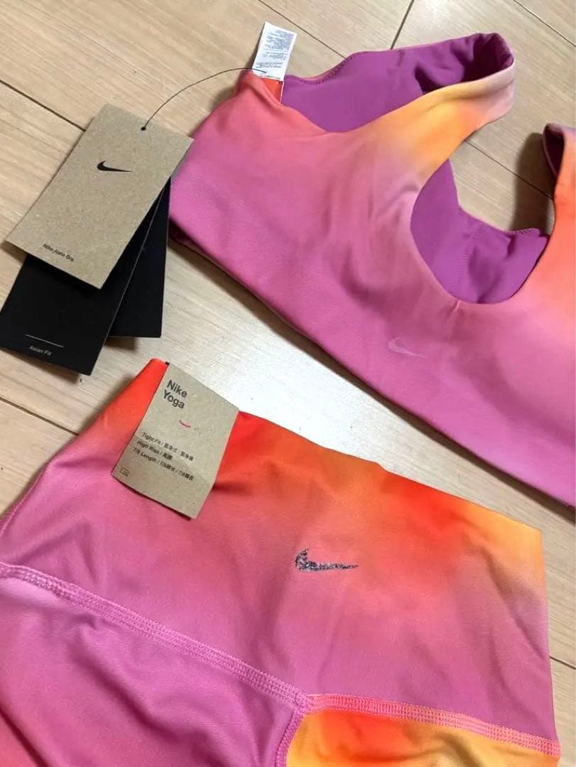 Nike Yoga Dri-FIT スポーツブラとレギンスセット 新品未使用