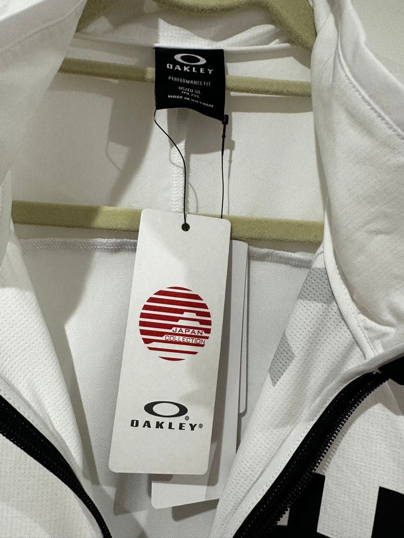 タグ付き　新品　OAKLEY ストレッチ　ホワイトジャケット XL