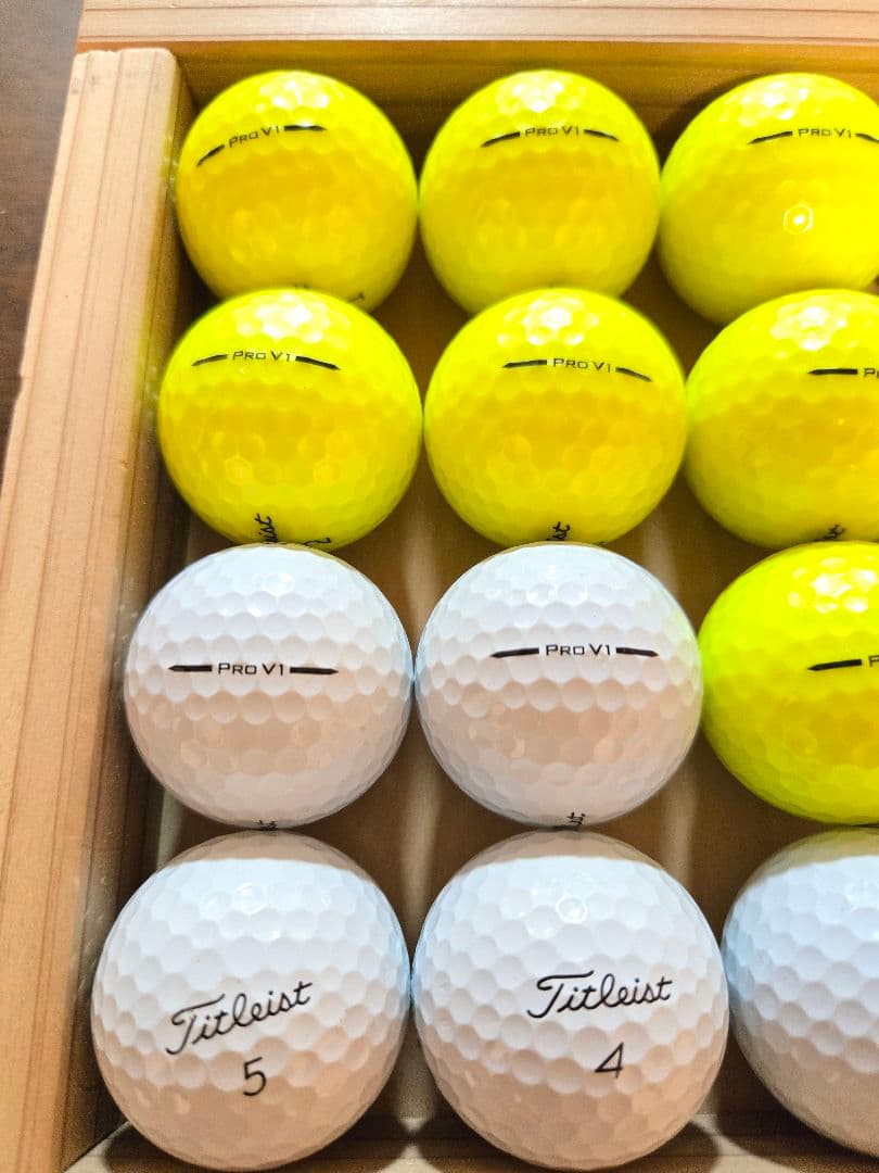 超美品　2025最新モデル　タイトリスト　prov1　ロストボール