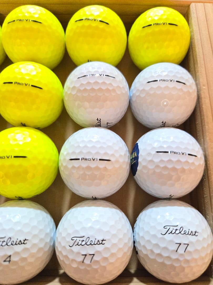 超美品　2025最新モデル　タイトリスト　prov1　ロストボール