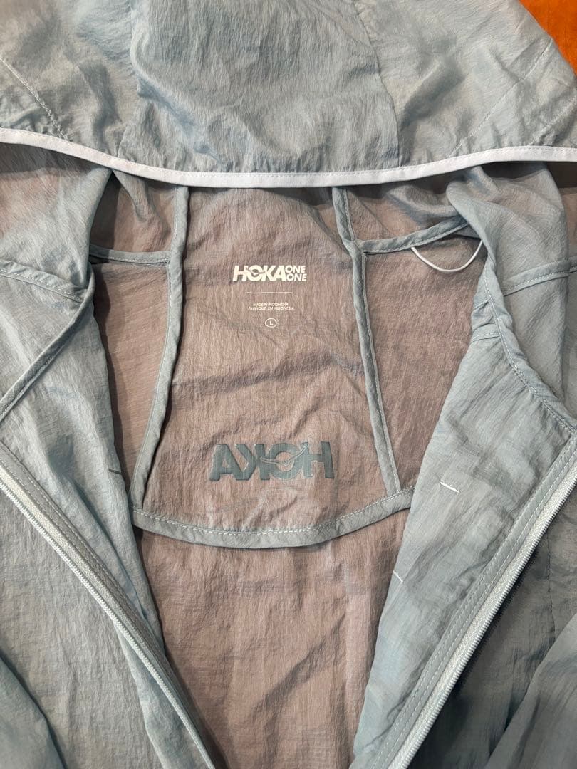 【値引き！！】HOKA 軽量フード付きウィンドブレーカー