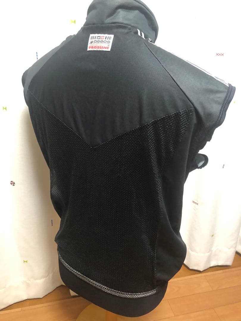 アソス　ジレ　冬必需品　背面メッシュ　AIRBLOCK　PROSLINE