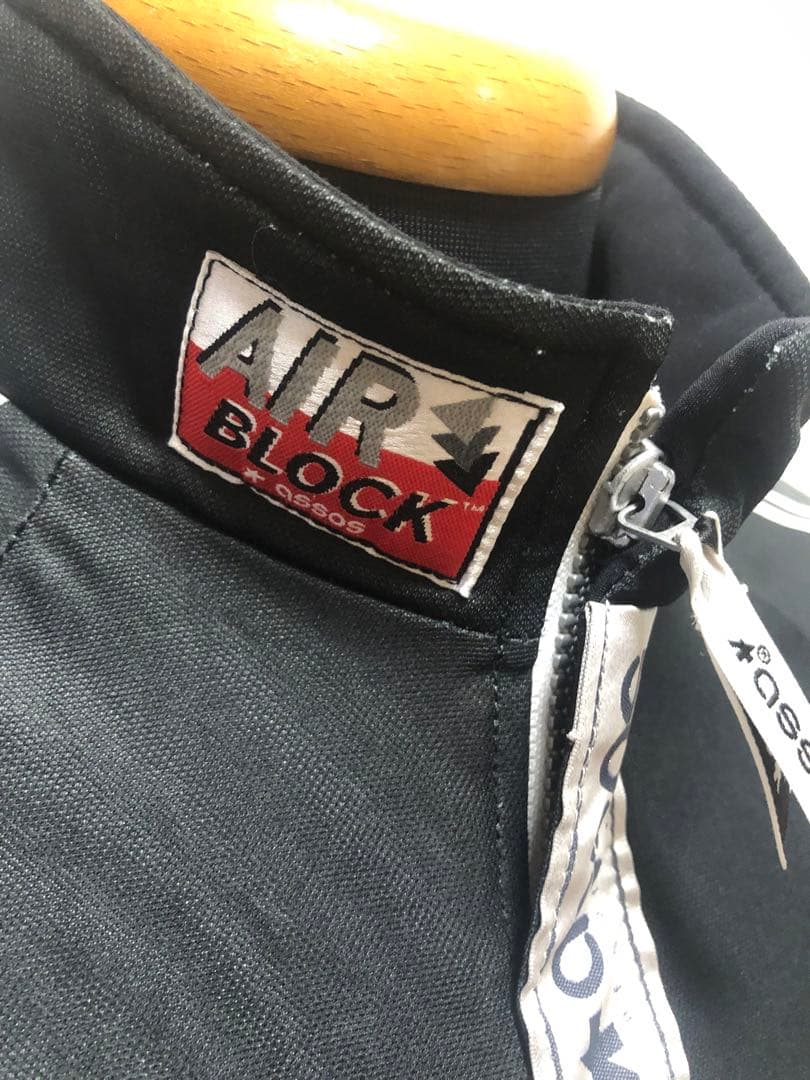 アソス　ジレ　冬必需品　背面メッシュ　AIRBLOCK　PROSLINE
