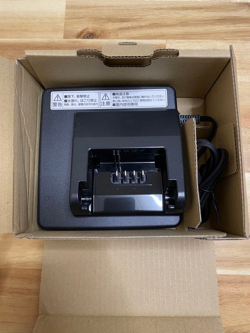 【新品未使用】Panasonic 充電器 NKJ075Z
