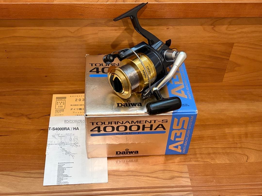 Daiwa TOURNAMENT-S 4000 スピニングリール