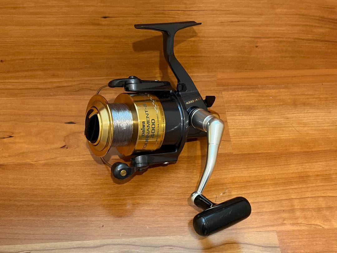 Daiwa TOURNAMENT-S 4000 スピニングリール