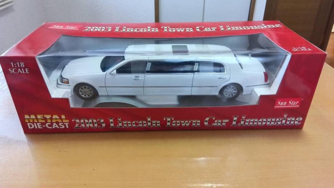 1/18 2003 希少な後期 リンカーン タウンカー リムジン LIMO