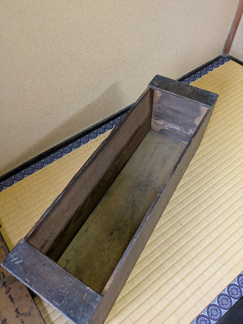 大工工具箱　骨董　木箱　おもちゃ箱　収納箱　蓋付き【明治アンティーク】