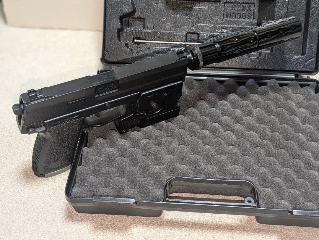 美品☆東京マルイ SOCOM Mk23 ガスガン サイレンサー ライト付き