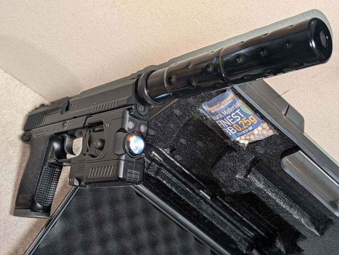 美品☆東京マルイ SOCOM Mk23 ガスガン サイレンサー ライト付き