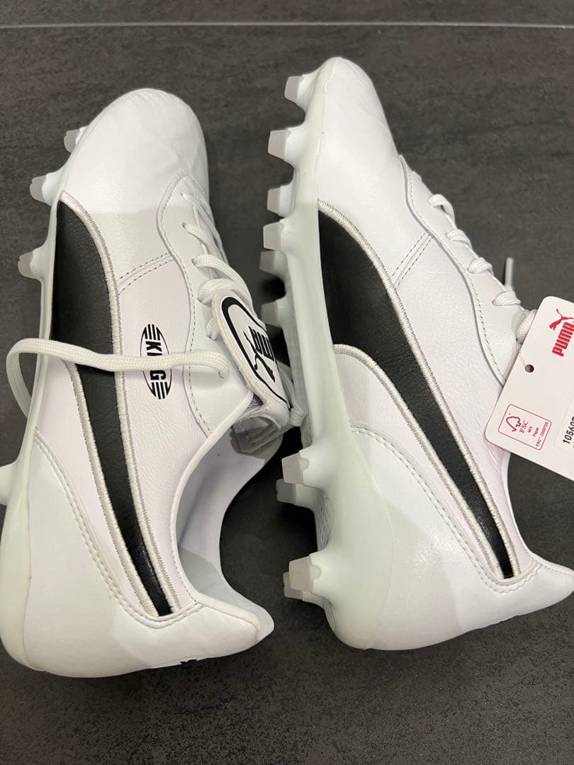 PUMA KINGTOP FG ホワイト/ブラック25.5