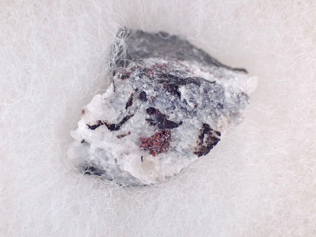 硫砒水銀銅鉱　キルギス