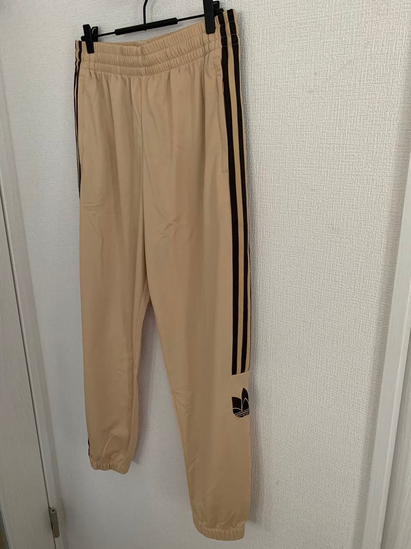 『新品タグ付』adidasアディダスオリジナルストラックパンツ XLサイズ