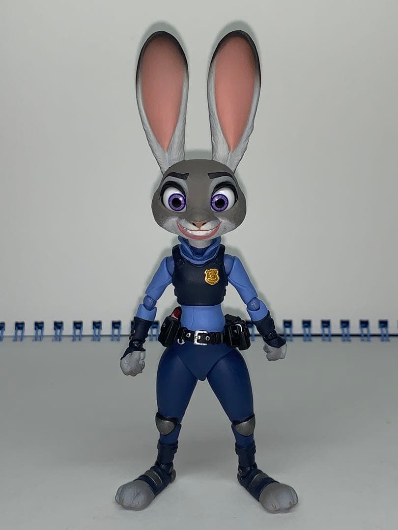 ズートピア　ジュディ・ホップス　リボルテック　アクション フィギュア
