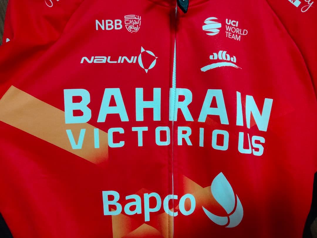 ナリーニ Bahrain Victorious l/s jsy 赤 紙タグ付き
