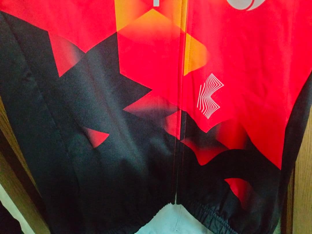 ナリーニ Bahrain Victorious l/s jsy 赤 紙タグ付き