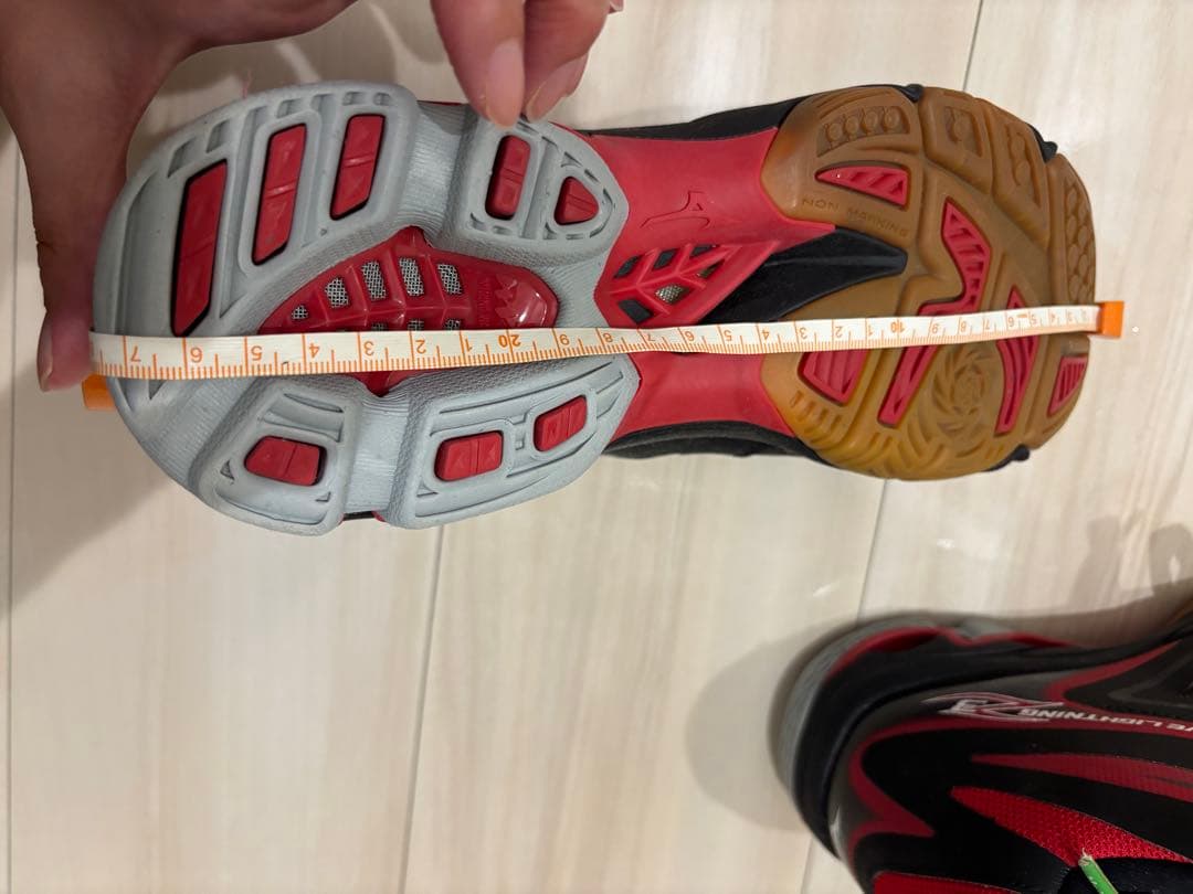 ミズノ Wave Lightning Volleyball Shoe 中古