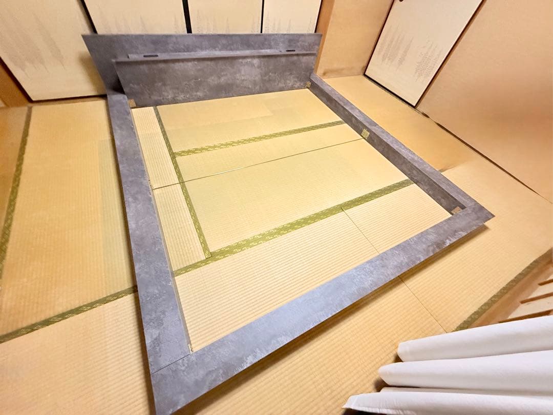 LED照明付き　キングサイズ ベッドフレーム リレア　ストーングレー