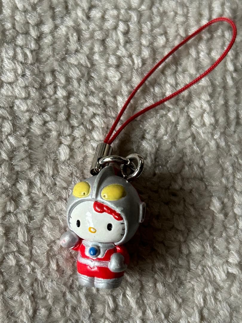 【レア】 ハローキティ ウルトラマン 根付け