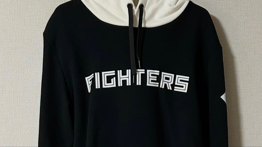 FIGHTERS フード付きスウェット