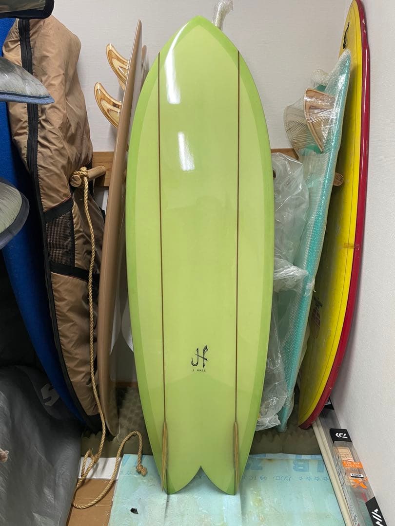 ジョシュホールサーフボード 5‘11“ツインフィンフィッシュ関東であれば手渡し可