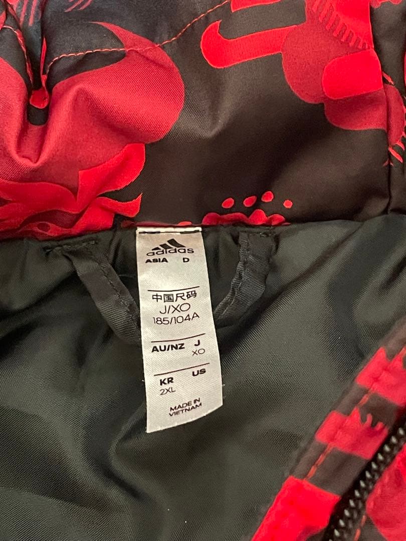 adidas⊥マンチェスターユナイテッドCNYパデットジャケット⊥アディダス